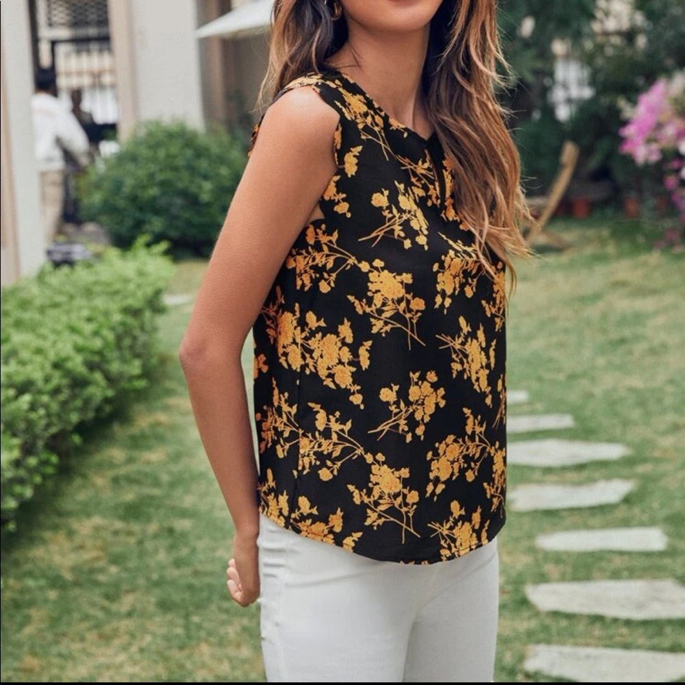 New floral top size 6